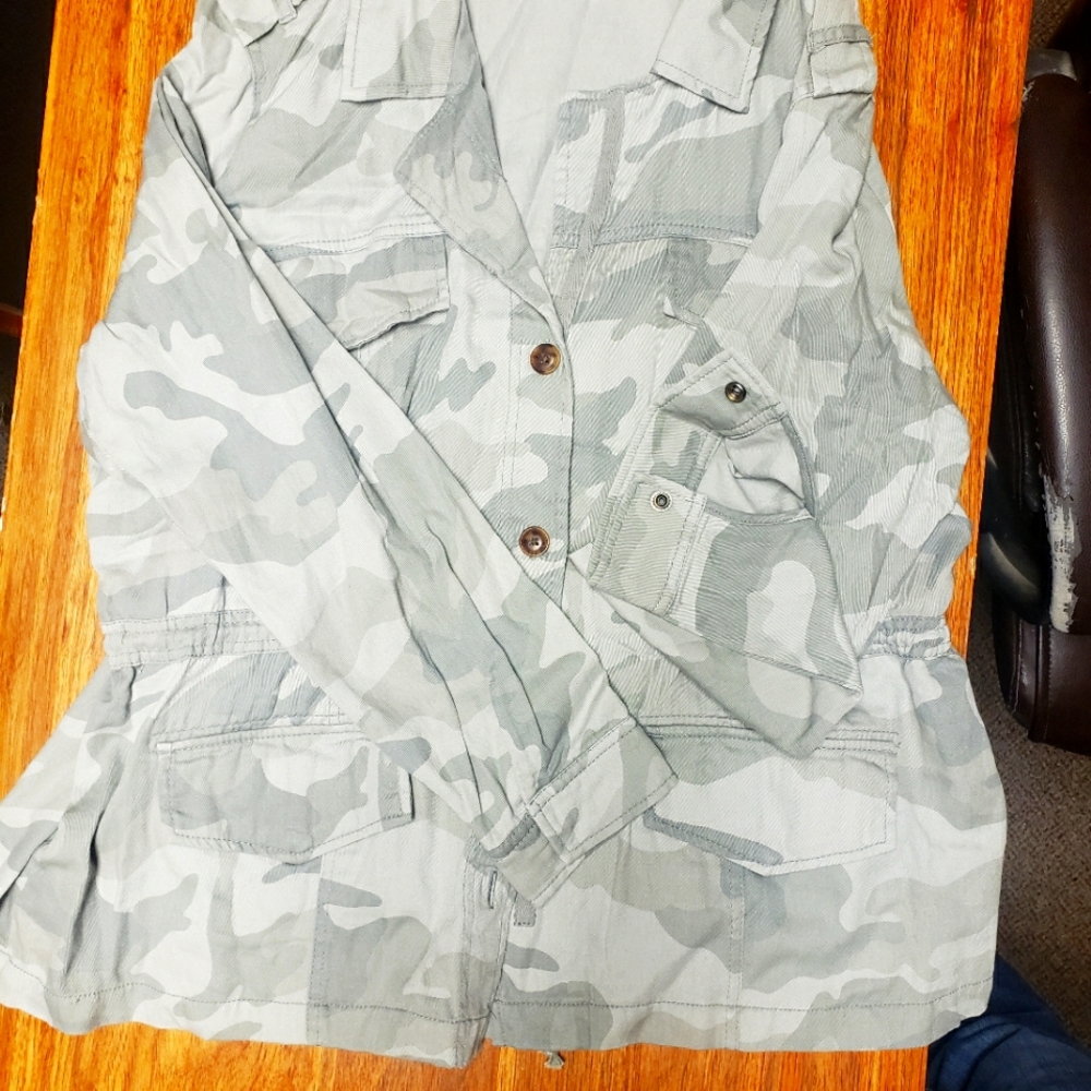 Maurices Camo Jacket size 2 plus size (2x)